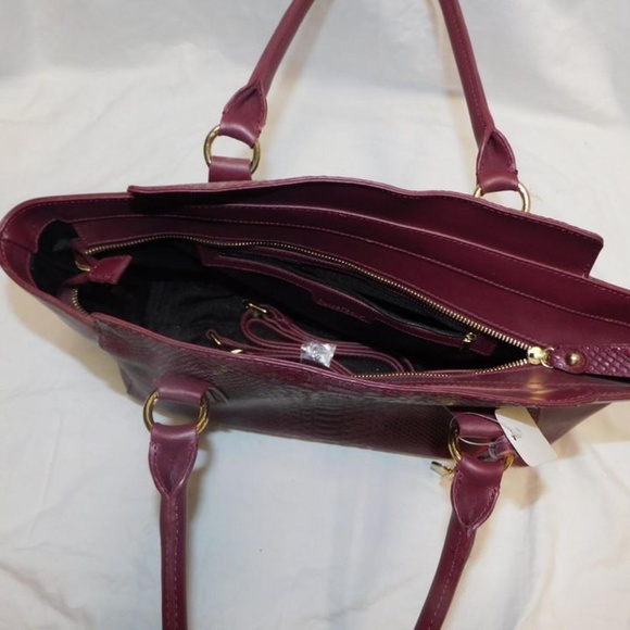 NEW With Tags - Cuore & Pelle Maroon Handbag - Faux Leather Alligator Print - Picture 4 of 4